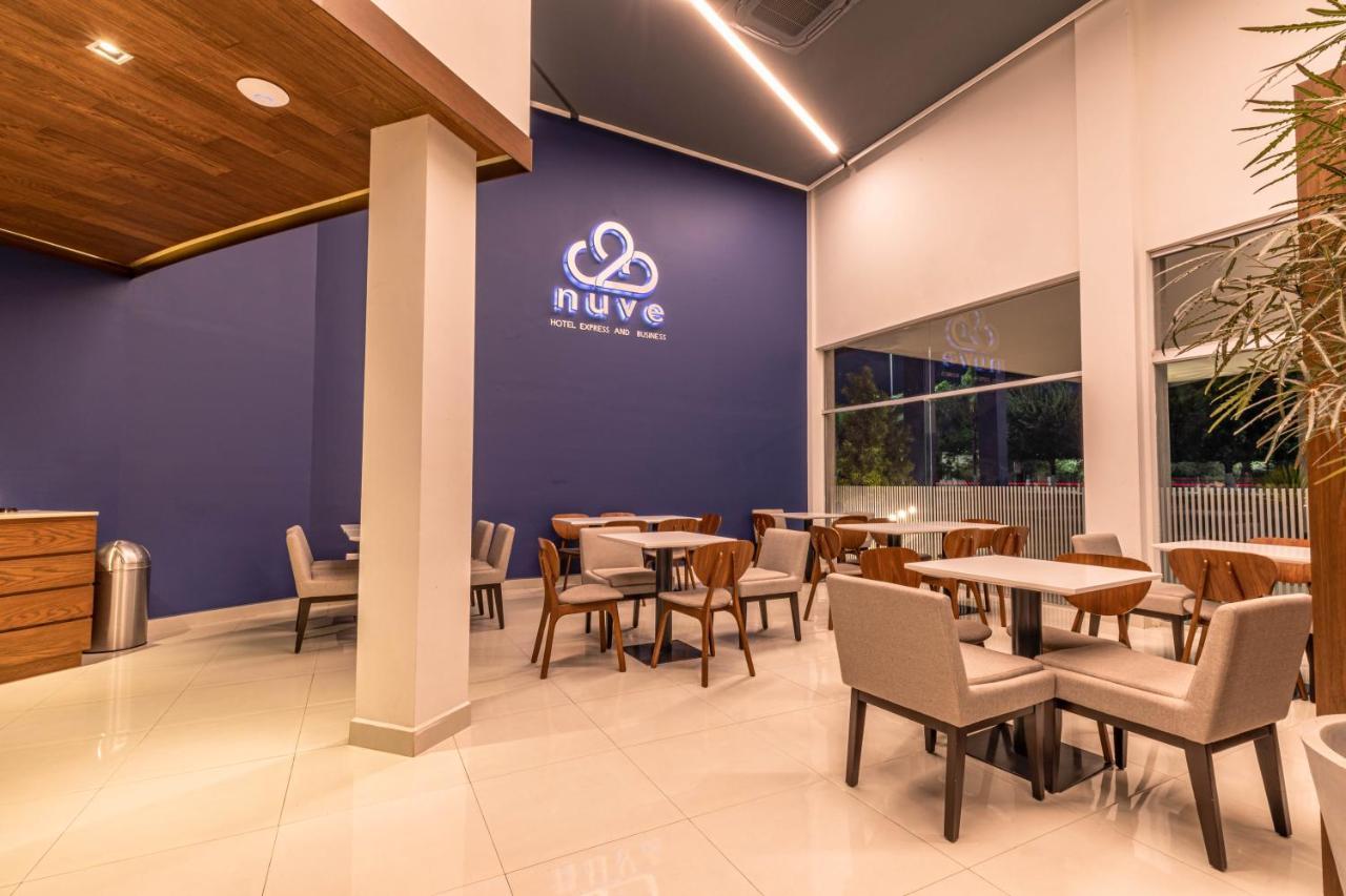 Hotel Nuve ゴメスパラシオ エクステリア 写真