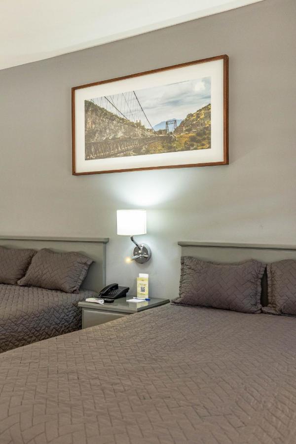 Hotel Nuve ゴメスパラシオ エクステリア 写真