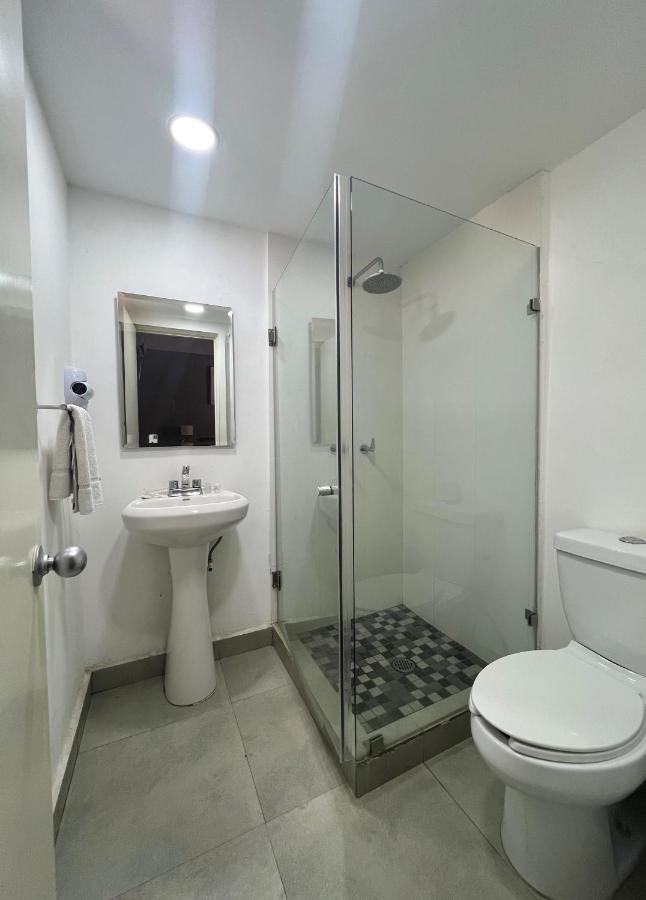 Hotel Nuve ゴメスパラシオ エクステリア 写真